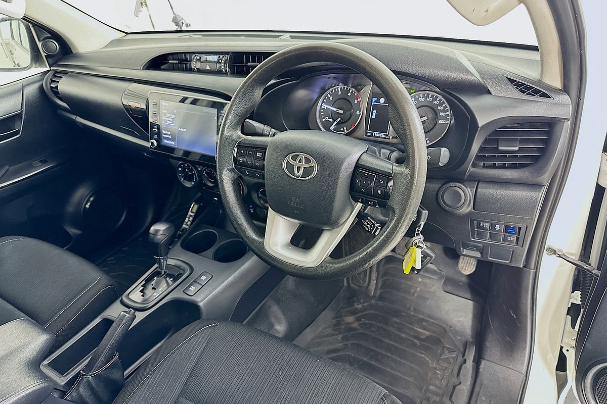 2021 Toyota HILUX SR (4x4) GUN126R 4X4
