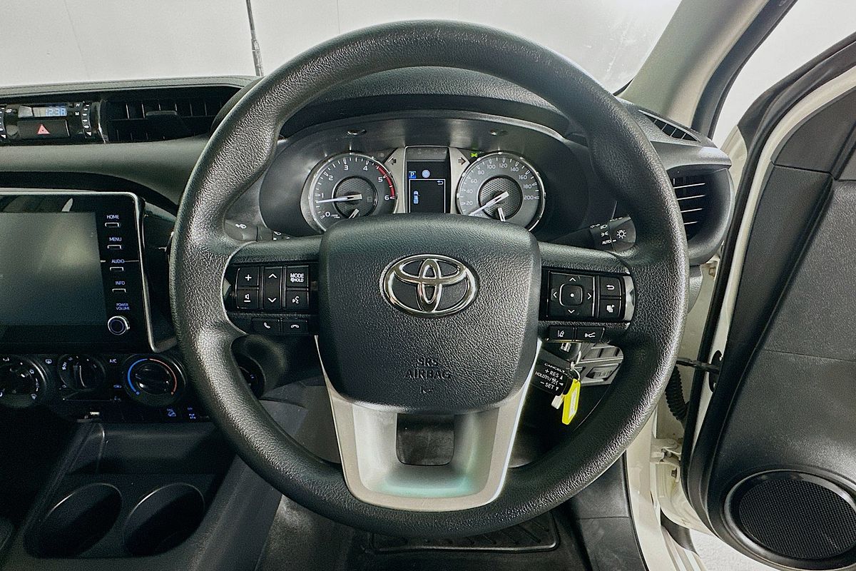 2020 Toyota HILUX SR (4x4) GUN126R FACELIFT 4X4