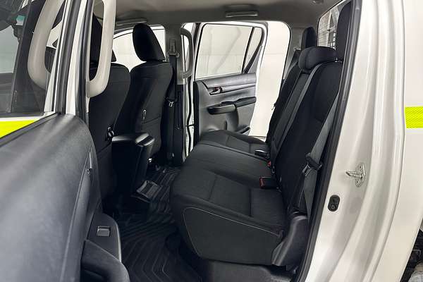 2022 Toyota HILUX SR (4x4) GUN126R 4X4