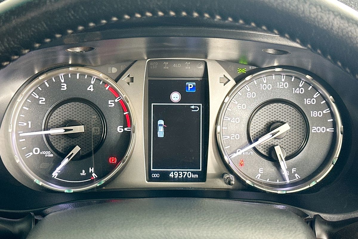 2021 Toyota HILUX SR5 (4x4) GUN126R FACELIFT 4X4