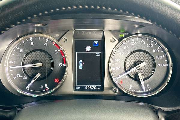 2021 Toyota HILUX SR5 (4x4) GUN126R FACELIFT 4X4