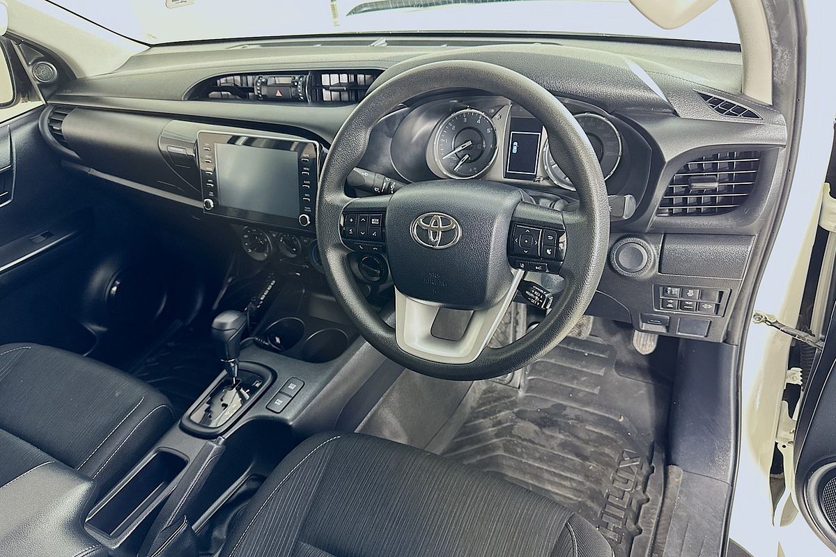 2021 Toyota HILUX SR (4x4) GUN126R FACELIFT 4X4