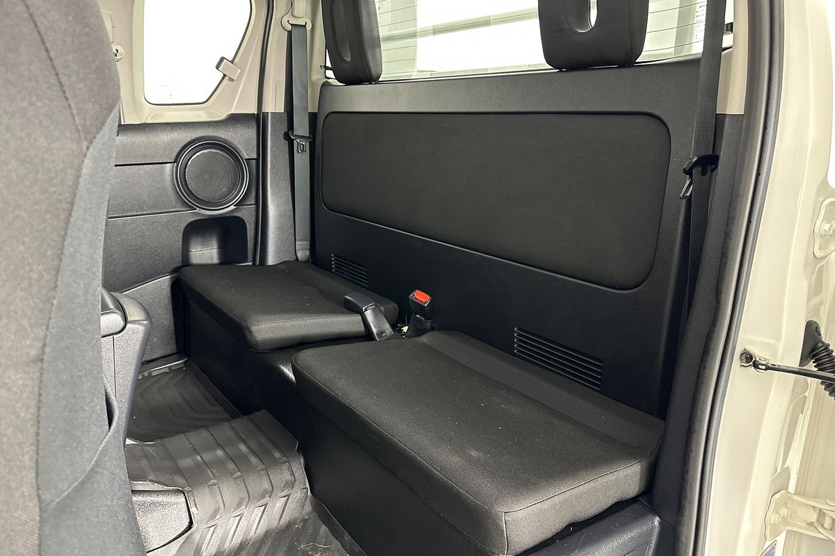 2020 Toyota Hilux SR (4x4) GUN126R FACELIFT 4X4