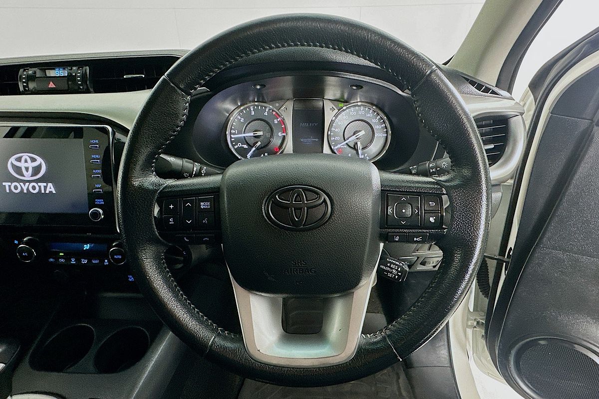 2020 Toyota HILUX SR5 (4x4) GUN126R FACELIFT 4X4