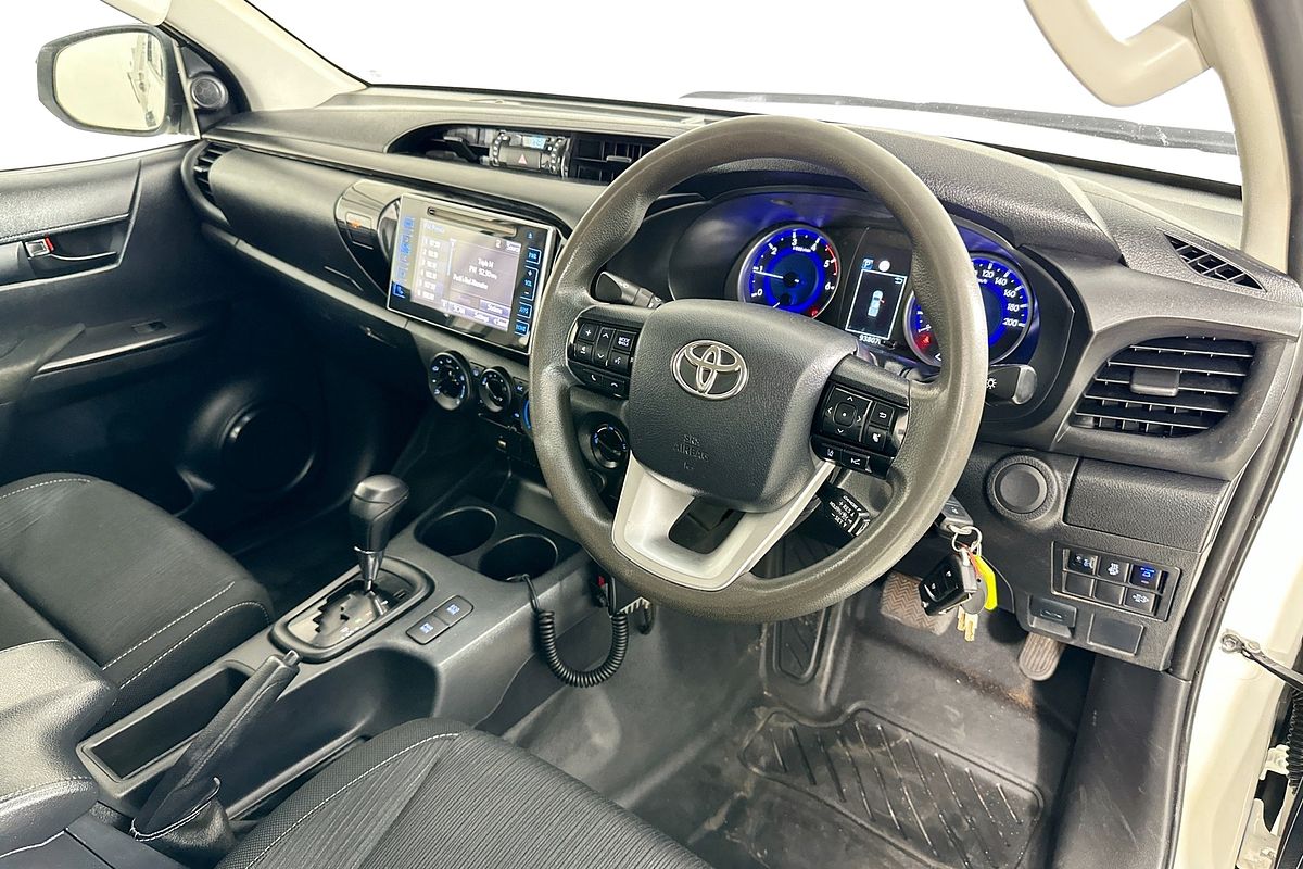 2019 Toyota HILUX SR (4x4) GUN126R MY19 4X4