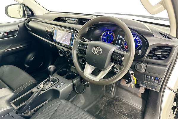 2019 Toyota HILUX SR (4x4) GUN126R MY19 4X4