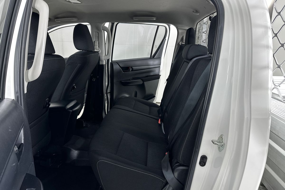 2020 Toyota HILUX SR (4x4) GUN126R FACELIFT 4X4