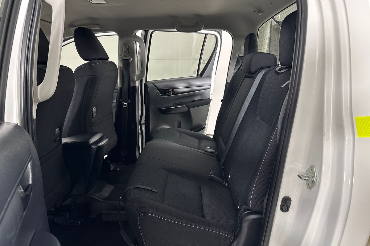 2023 Toyota HILUX SR (4x4) GUN126R 4X4