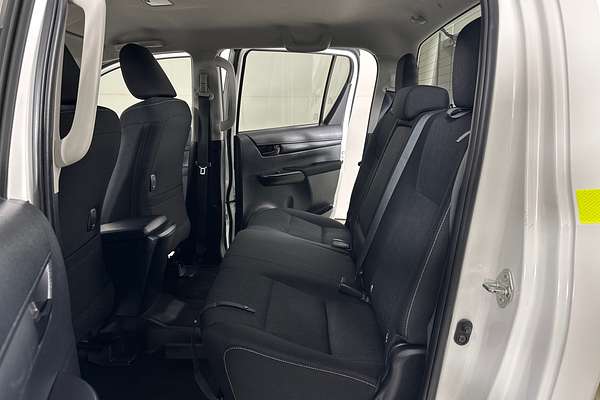 2023 Toyota HILUX SR (4x4) GUN126R 4X4