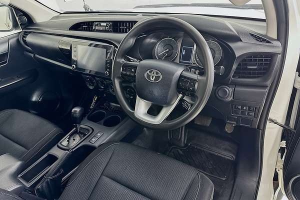 2020 Toyota HILUX SR (4x4) GUN126R FACELIFT 4X4