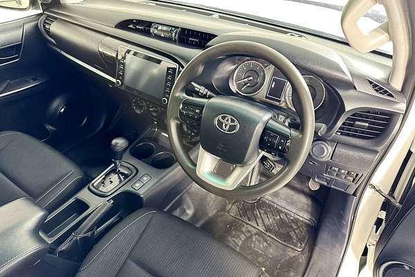 2021 Toyota HILUX SR (4x4) GUN126R FACELIFT 4X4