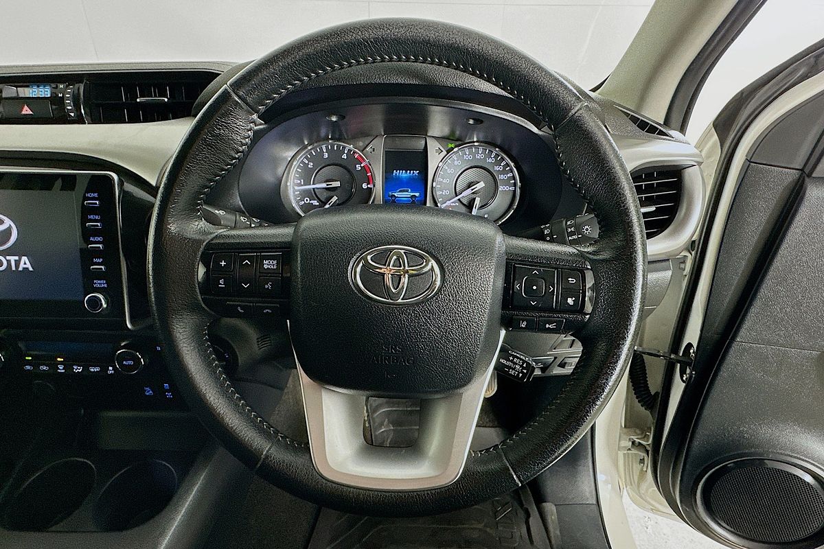 2020 Toyota HILUX SR5 (4x4) GUN126R FACELIFT 4X4