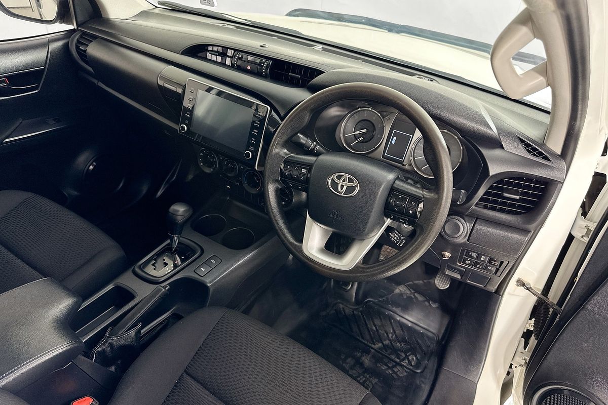 2021 Toyota HILUX SR (4x4) GUN126R FACELIFT 4X4