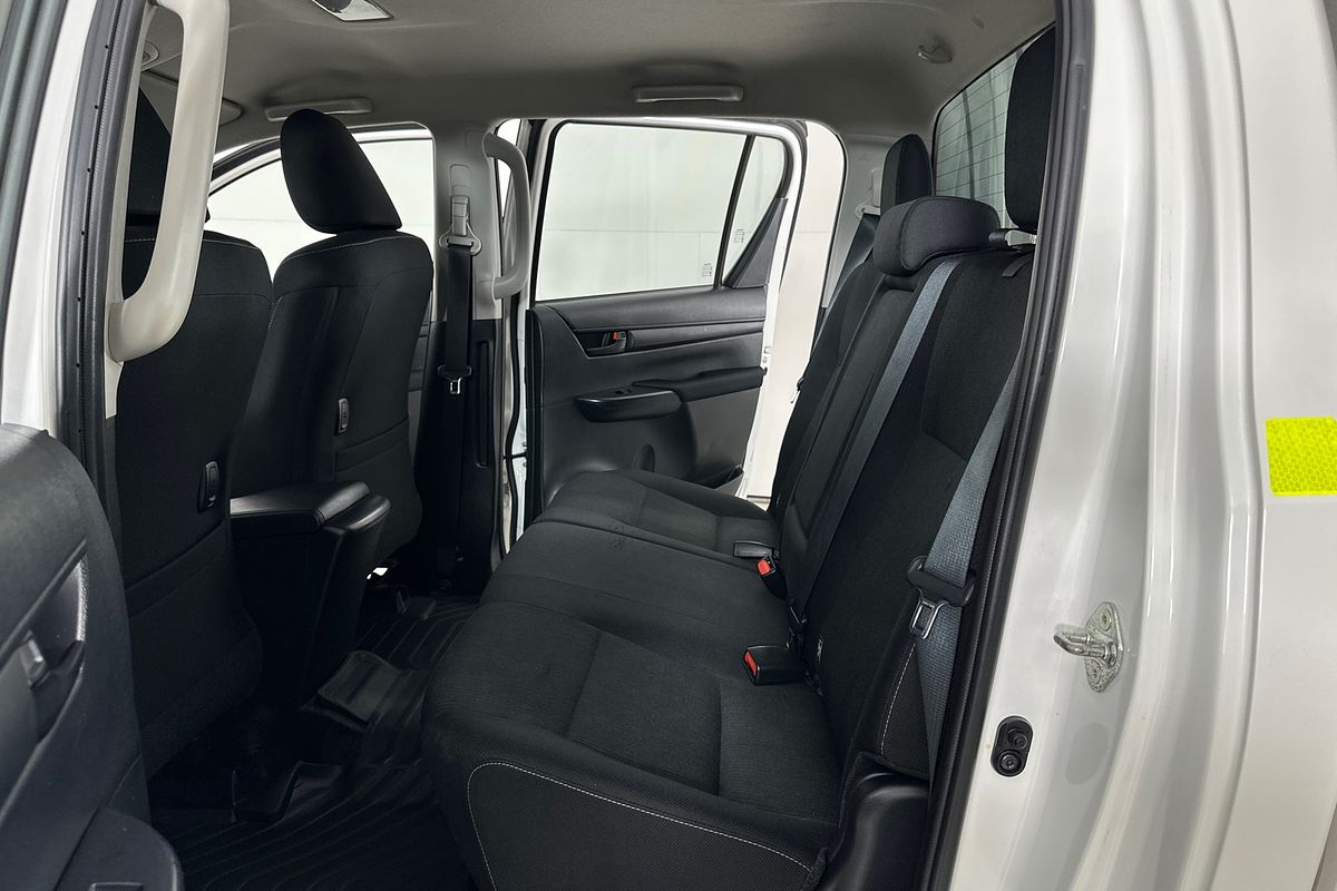 2024 Toyota HILUX SR (4x4) GUN126R 4X4