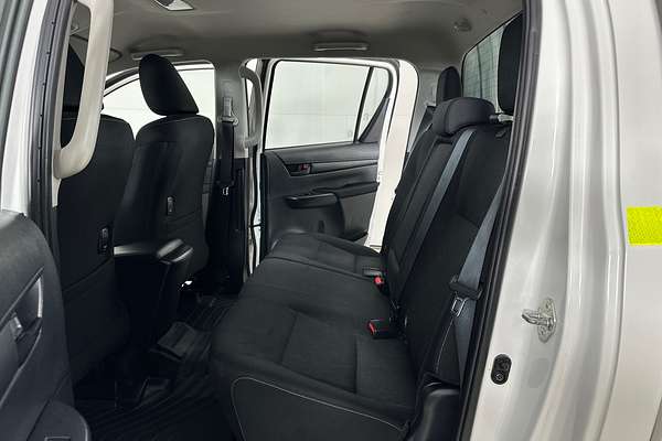 2024 Toyota HILUX SR (4x4) GUN126R 4X4