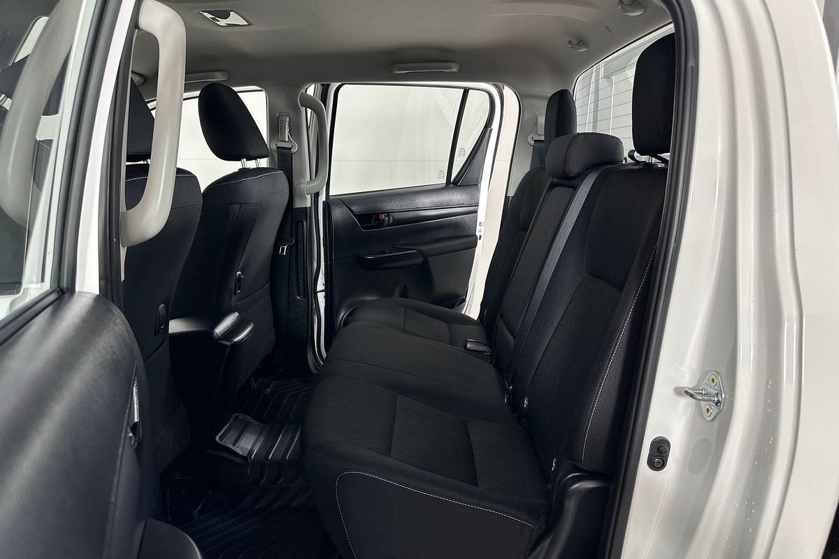 2024 Toyota HILUX SR (4x4) GUN126R 4X4