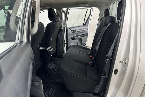 2020 Toyota HILUX SR (4x4) GUN126R FACELIFT 4X4