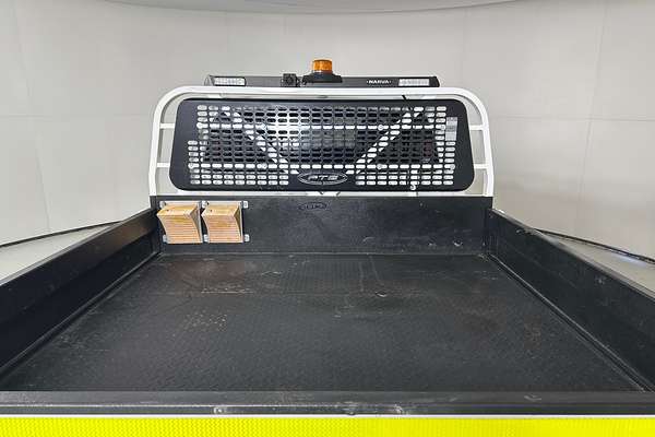 2023 Toyota HILUX SR (4x4) STEEL WHEELS GUN126R 4X4
