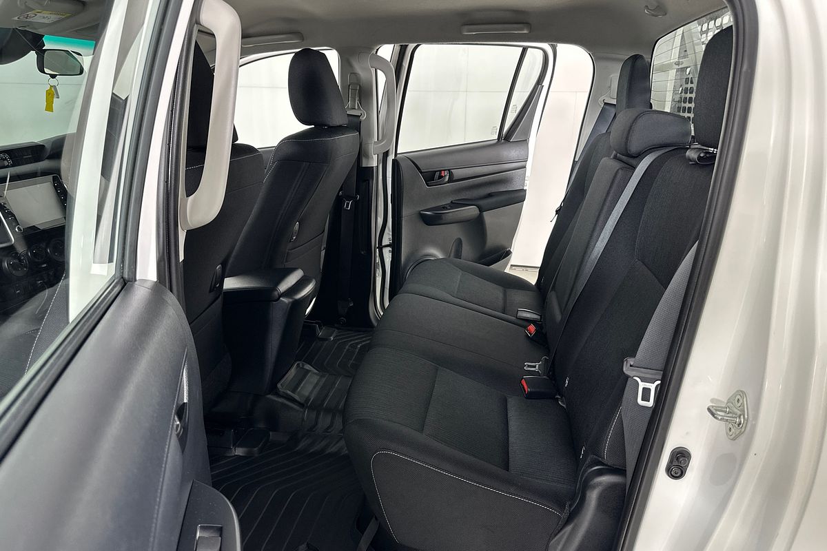 2023 Toyota HILUX SR (4x4) GUN126R 4X4