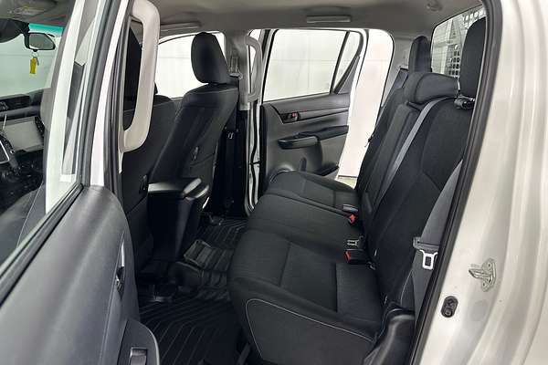 2023 Toyota HILUX SR (4x4) GUN126R 4X4