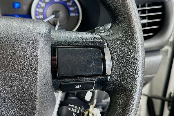 2017 Toyota HILUX SR (4x4) GUN126R 4X4