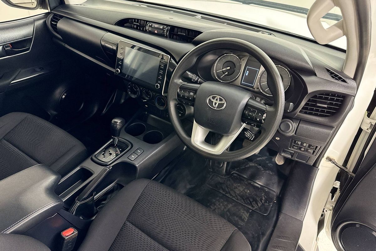 2021 Toyota HILUX SR (4x4) GUN126R 4X4