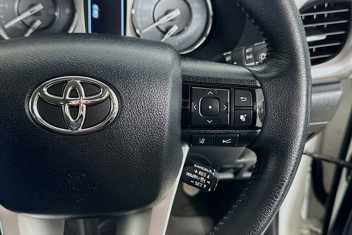 2020 Toyota HILUX SR5 (4x4) GUN126R FACELIFT 4X4