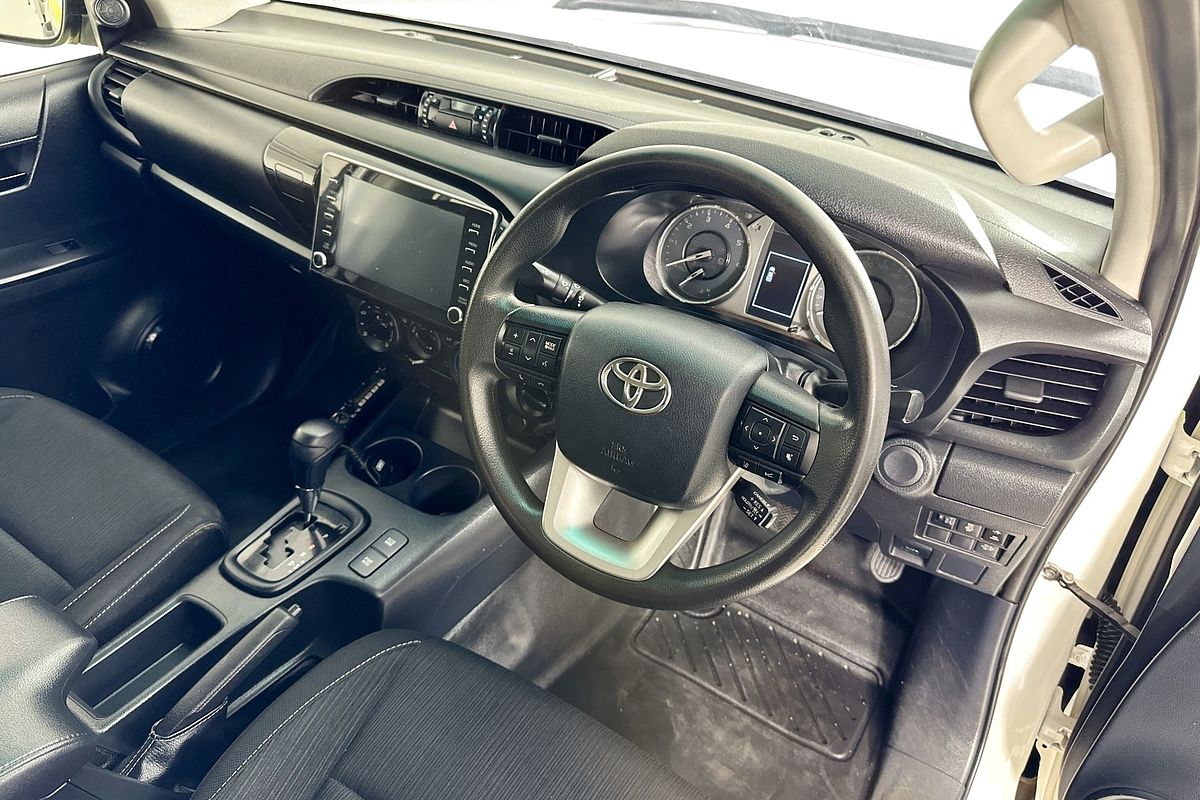 2021 Toyota HILUX SR (4x4) GUN126R FACELIFT 4X4