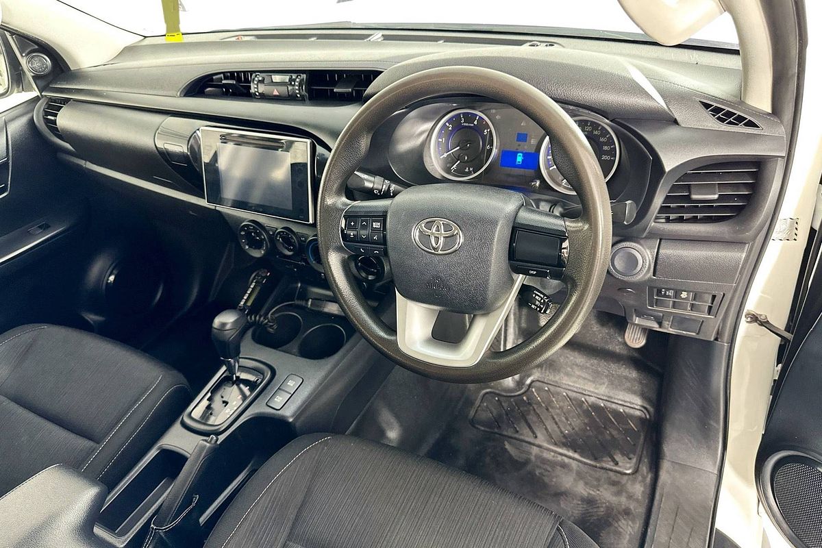 2018 Toyota HILUX SR (4x4) GUN126R MY17 4X4