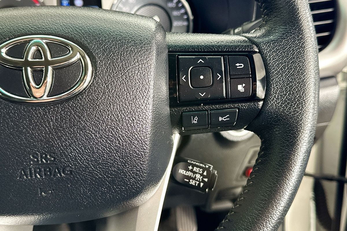 2021 Toyota HILUX SR5 (4x4) GUN126R FACELIFT 4X4