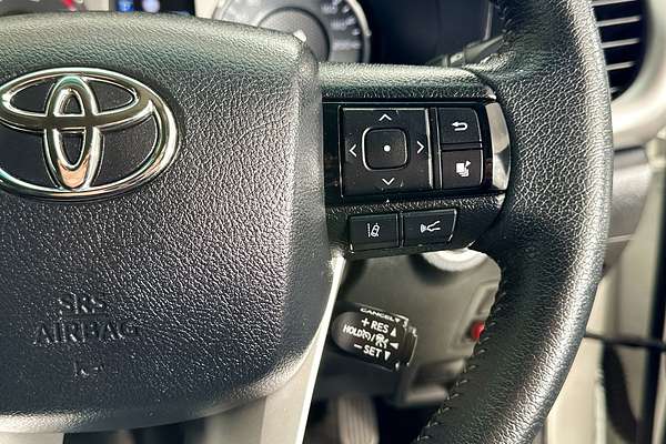 2021 Toyota HILUX SR5 (4x4) GUN126R FACELIFT 4X4