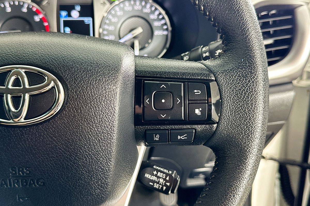 2021 Toyota HILUX SR5 (4x4) GUN126R FACELIFT 4X4