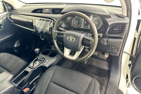 2021 Toyota HILUX SR (4x4) GUN126R FACELIFT 4X4