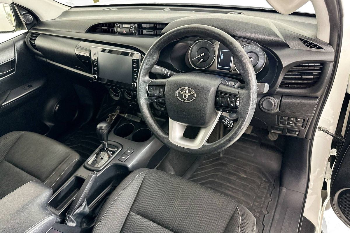 2024 Toyota HILUX SR (4x4) GUN126R 4X4