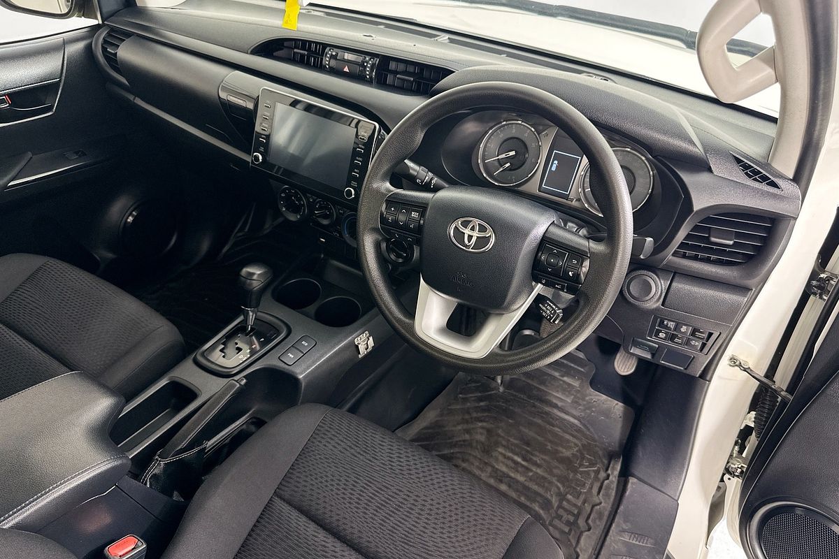 2021 Toyota HILUX SR (4x4) GUN126R 4X4