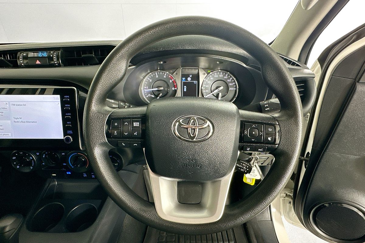 2020 Toyota HILUX SR (4x4) GUN126R FACELIFT 4X4