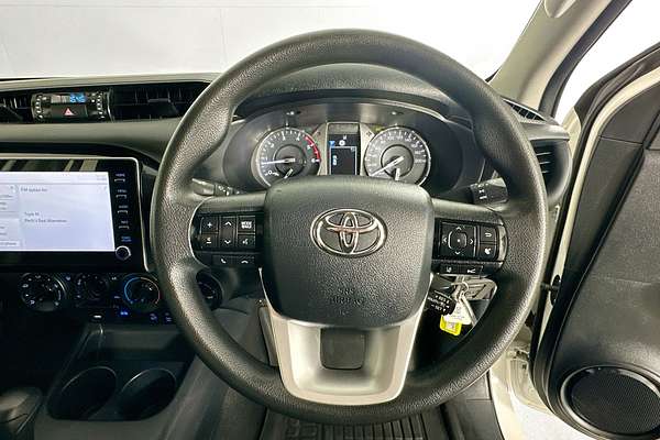 2020 Toyota HILUX SR (4x4) GUN126R FACELIFT 4X4
