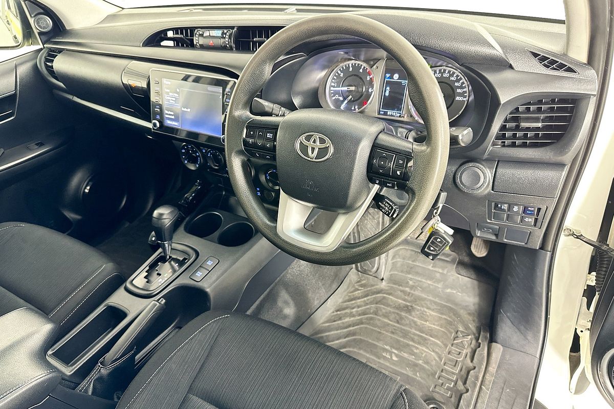 2021 Toyota HILUX SR (4x4) GUN126R FACELIFT 4X4