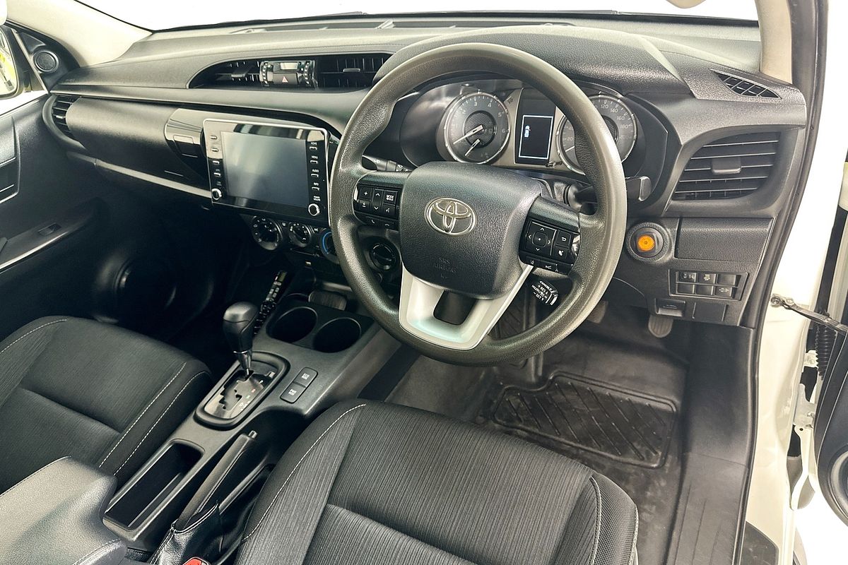 2021 Toyota HILUX SR (4x4) GUN126R FACELIFT 4X4