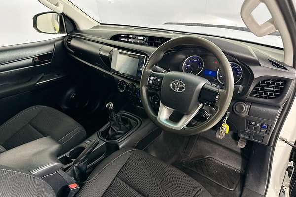 2019 Toyota HILUX SR (4x4) GUN126R MY19 4X4