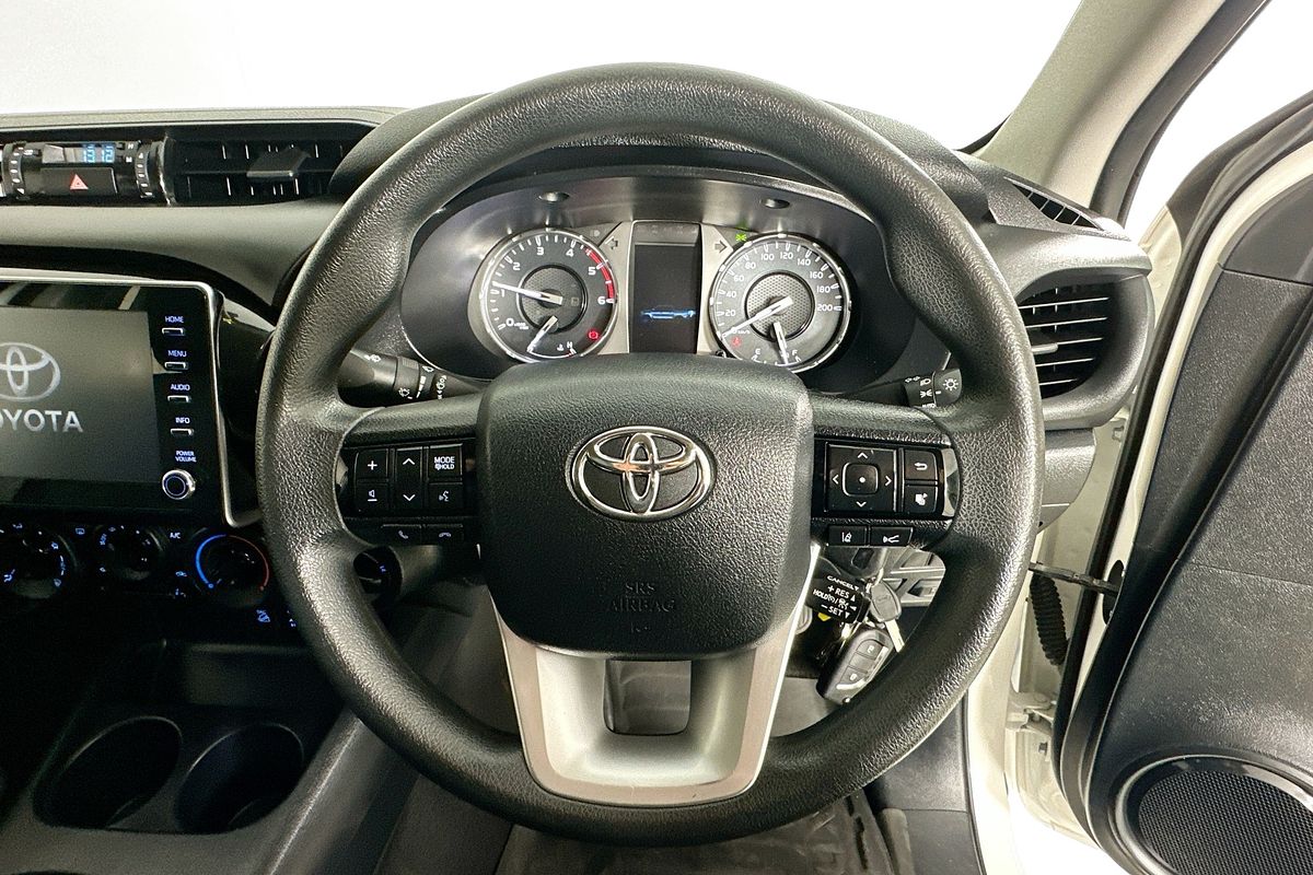 2020 Toyota HILUX SR (4x4) GUN126R FACELIFT 4X4
