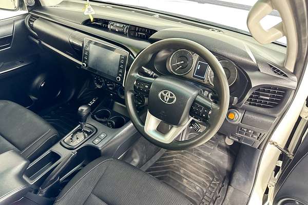 2021 Toyota HILUX SR (4x4) GUN126R FACELIFT 4X4