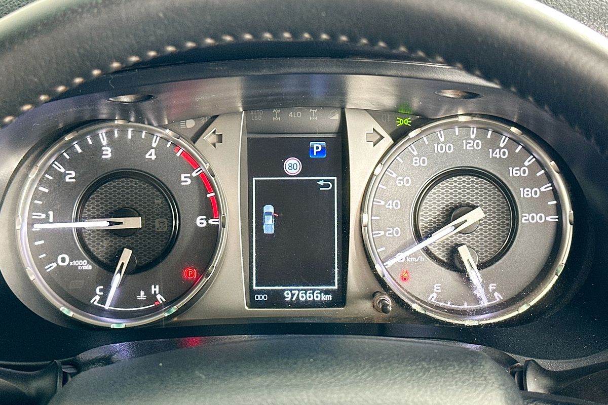 2021 Toyota HILUX SR5 (4x4) GUN126R 4X4