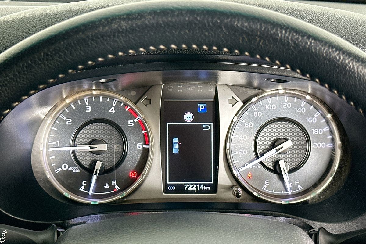 2021 Toyota HILUX SR5 (4x4) GUN126R FACELIFT 4X4