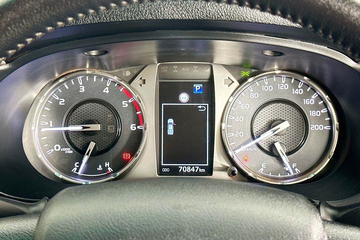 2021 Toyota HILUX SR5 (4x4) GUN126R 4X4