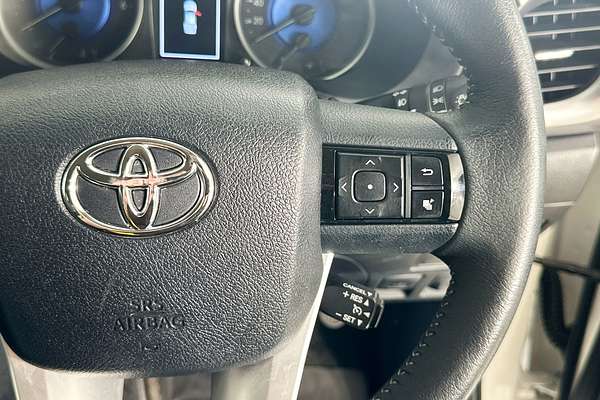 2017 Toyota HILUX SR5 (4x4) GUN126R 4X4