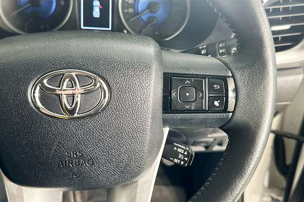 2017 Toyota HILUX SR5 (4x4) GUN126R 4X4