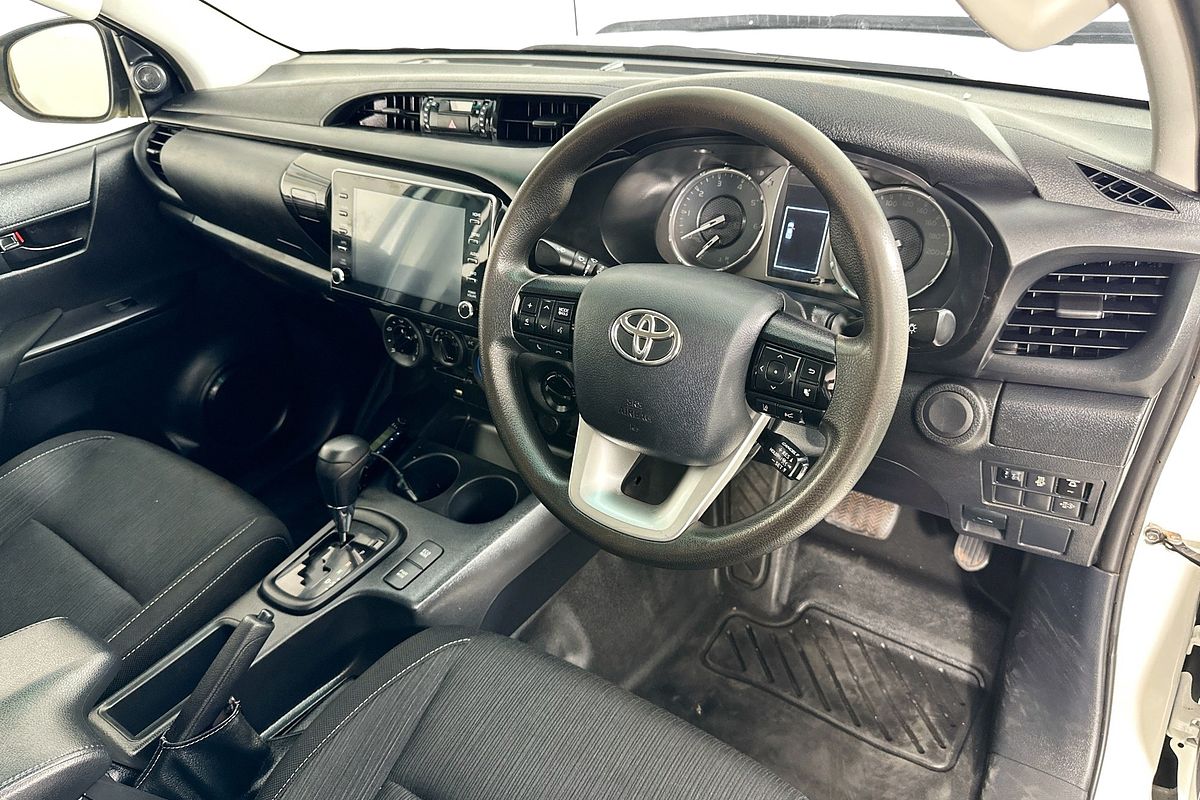 2021 Toyota HILUX SR (4x4) GUN126R 4X4