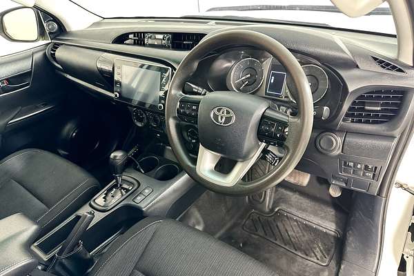 2021 Toyota HILUX SR (4x4) GUN126R 4X4