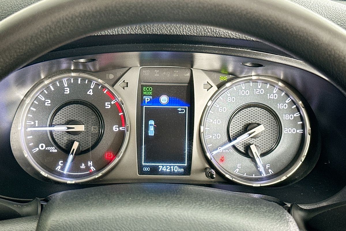 2021 Toyota HILUX SR (4x4) GUN126R FACELIFT 4X4